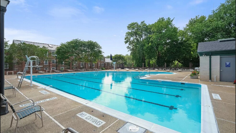 Building Photo - 3760 39th Street NW