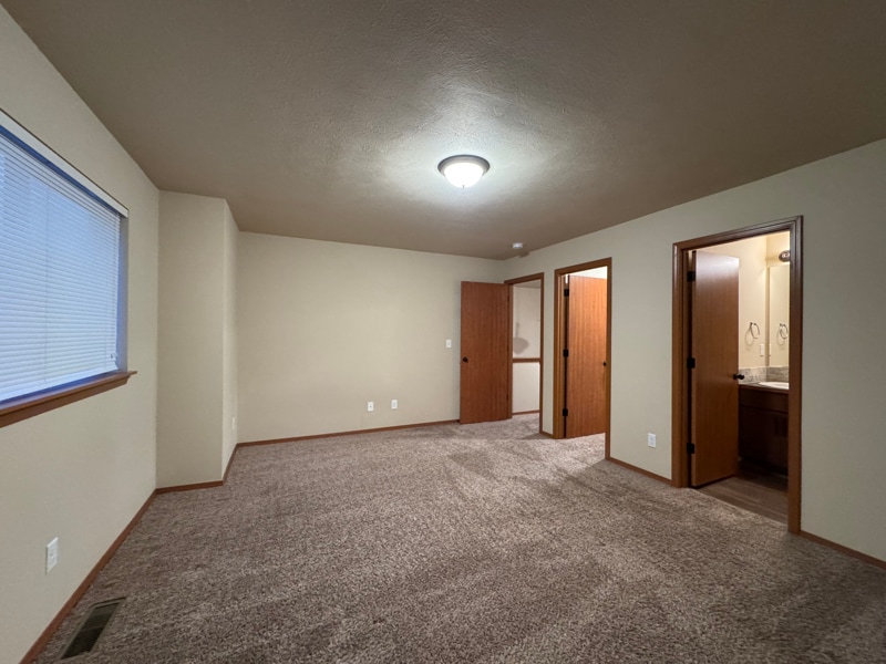 Building Photo - 416 S Raymond Ln