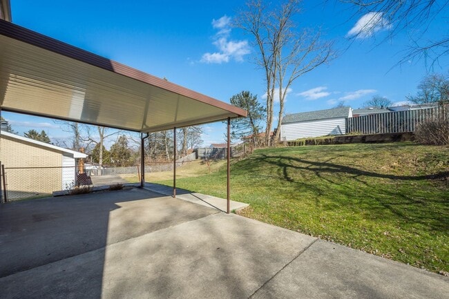 Building Photo - AVAILABLE MAY 1ST — STUNNING 3-BEDROOM HOME IN PENN HILLS!