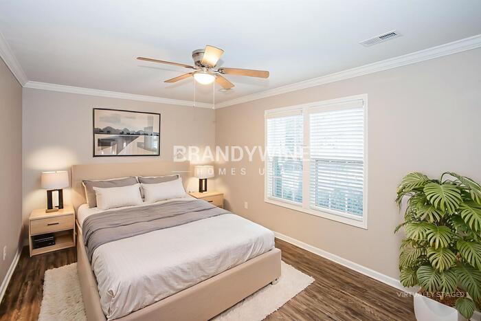 Building Photo - 5704 Shining Oak Ln