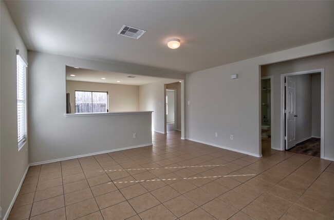 Building Photo - 1707 Howth Ave