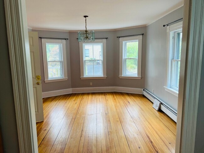 Building Photo - 133 Brattle St