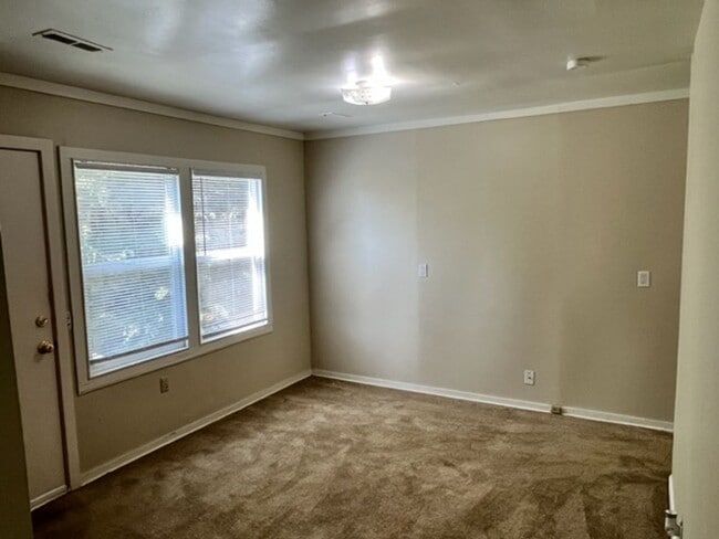 Building Photo - Great 2BR 1BA South Seattle Home