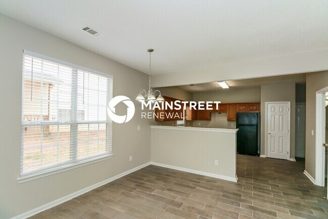 Building Photo - 3 Bedroom Pet-Friendly Home in Hampton, GA with Main Street Renewal