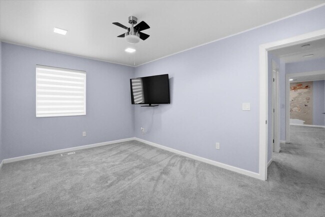 Building Photo - 16405 E Layton Ave