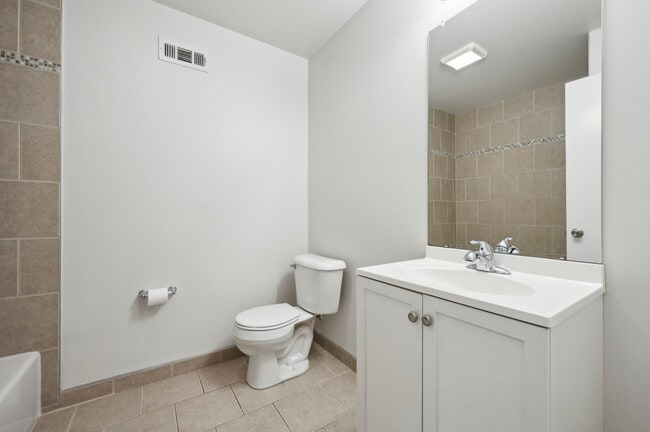 Bathroom - 2638 Federal St