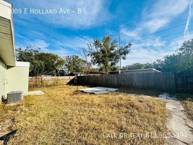 Building Photo - 1009 E Holland Ave