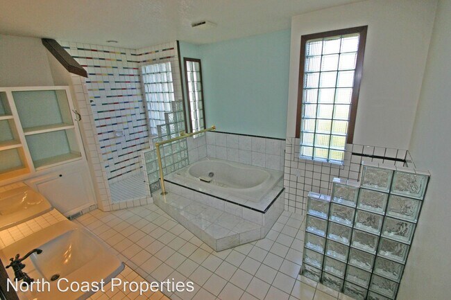 Building Photo - 5 br, 3.5 bath House - 89880 Ocean Drive