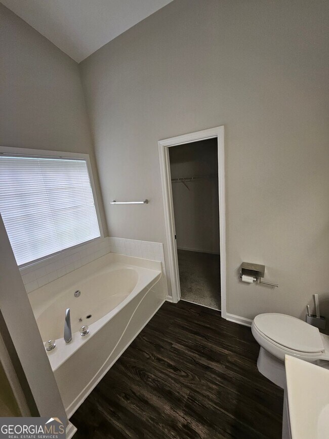 Building Photo - 844 Langley View Ct