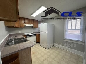 Building Photo - 1709 Crawford St