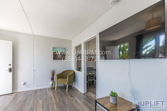 Building Photo - 4831 Castle Ave