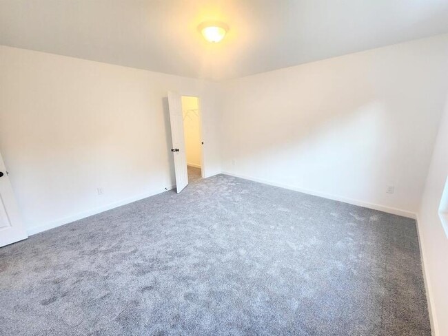 Building Photo - 4859 Town Point Road