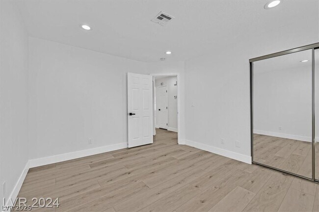 Building Photo - 8 Barton Spring Cir