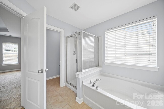 Building Photo - 704 Springwood Dr