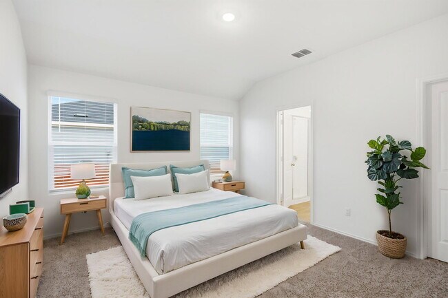 Building Photo - 306 Constanza Trl