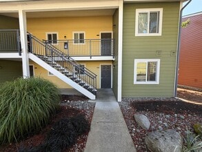Building Photo - Bellevue/Factoria 2bd 1bath Condo for Rent!