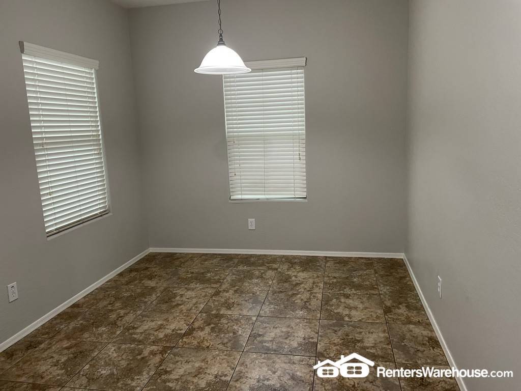 Building Photo - 10802 W Saddlehorn Rd