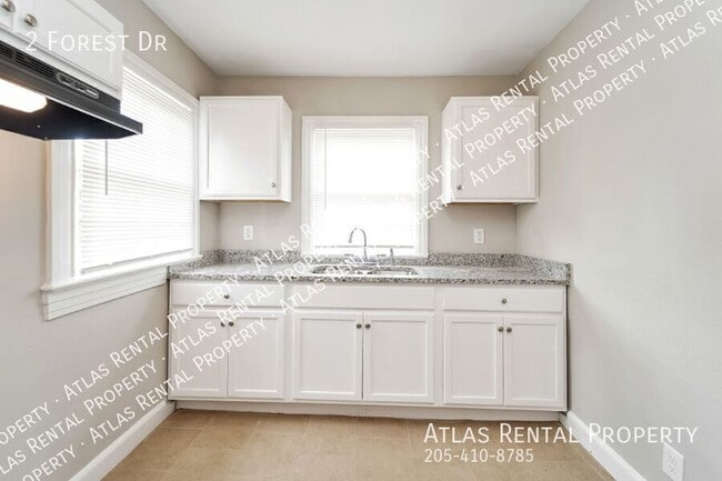 Building Photo - 2 Forest Dr