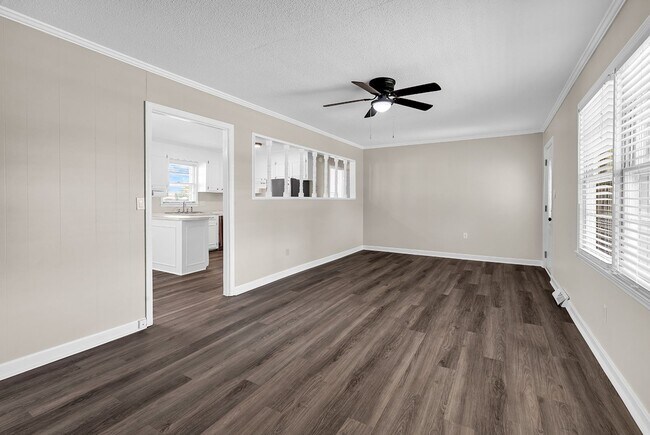 Building Photo - 1354 Rogers Rd