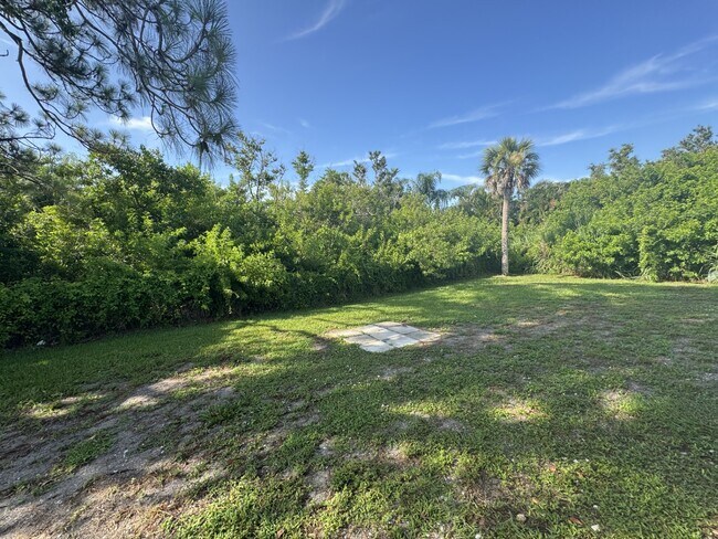 Building Photo - 927 Lemon Bay Dr