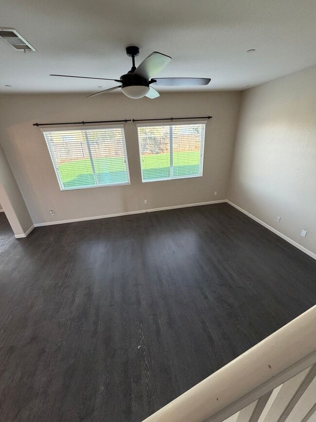 Building Photo - Northwest Bakersfield Gated Home