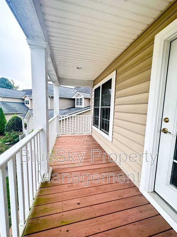 Building Photo - 948 Raymond Rd