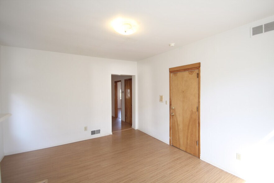 Building Photo - 507 Pitt St