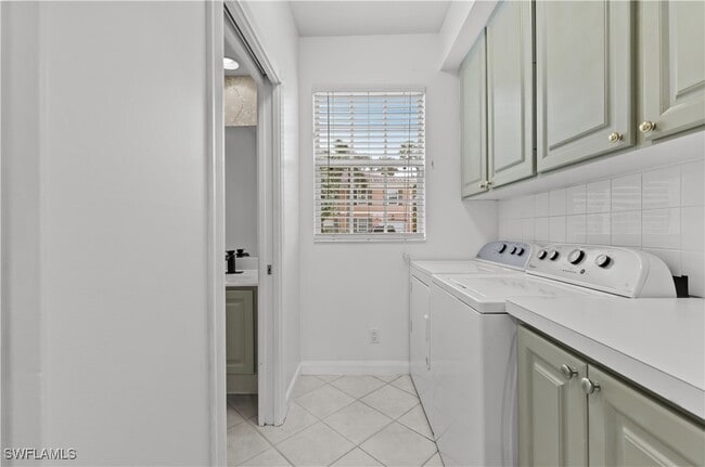 Building Photo - 5782 Cove Cir