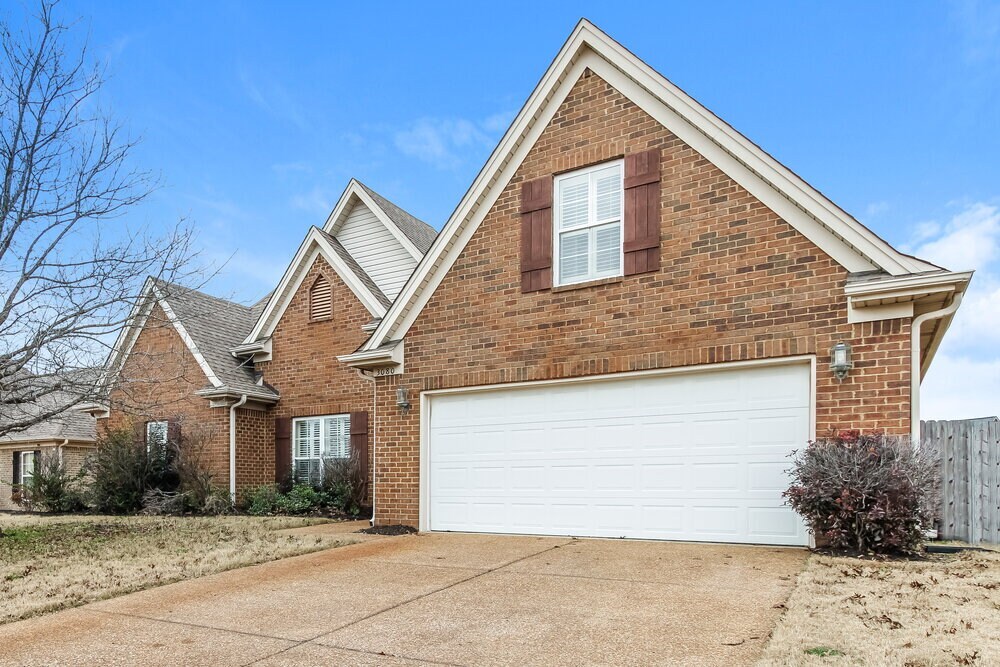 Building Photo - 3080 Greenhouse Dr