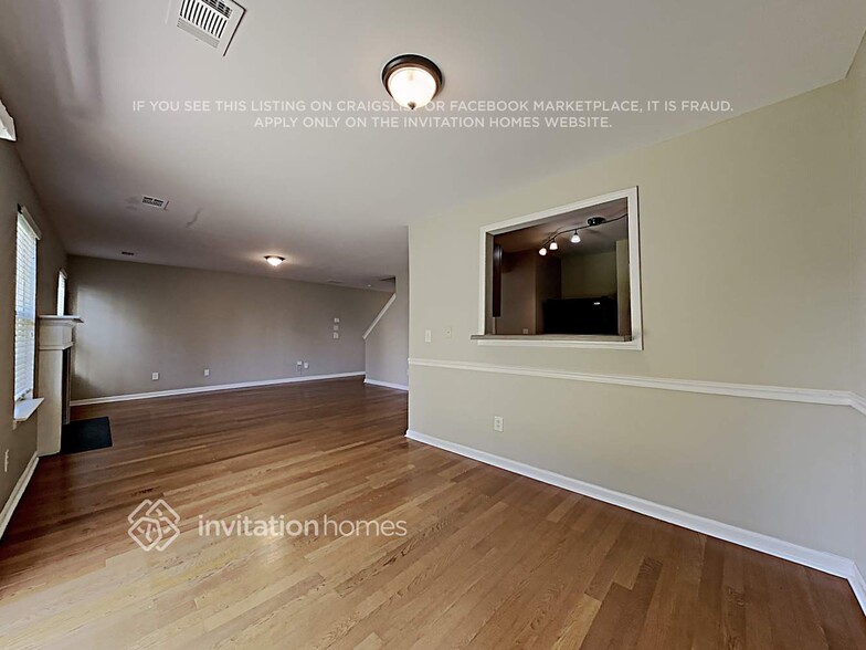 Building Photo - 2730 Englewood Dr