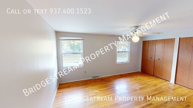 Building Photo - Spacious 4 Bedroom, 2.5 bath two story hom...