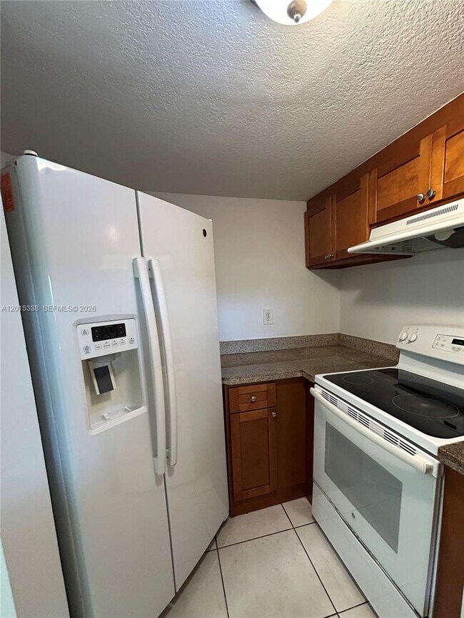 Building Photo - 8205 SW 152nd Ave