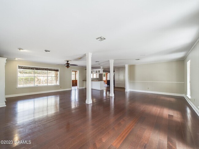 Building Photo - 232 Thibodeaux Dr