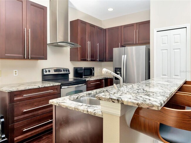 Building Photo - 8811 Casablanca Way