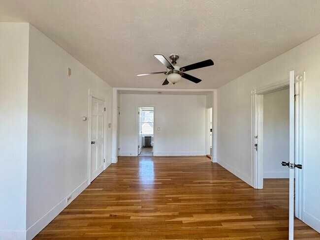 Building Photo - 33 Hollis Ave
