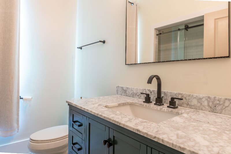 Building Photo - 2133 Southend Dr