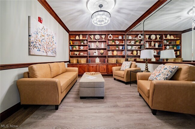 Building Photo - 12799 Doula Ln