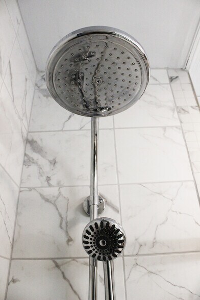 bathroom - 2948 Albemarle St NW