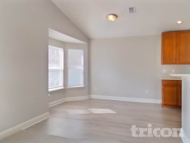 Building Photo - 961 Misty Maple Ct