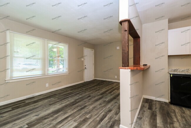 Building Photo - 26 Florval Dr