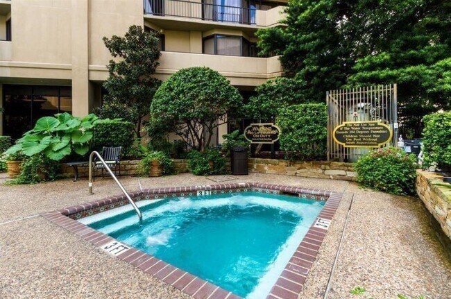 Building Photo - 3350 McCue Rd