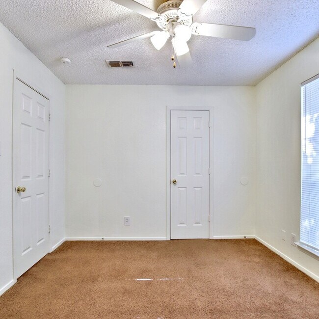 Building Photo - 3830 Coates Cir