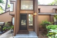 Building Photo - 6 Broadmore Cir