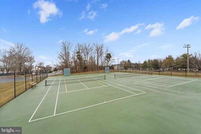 Building Photo - 9228 Acer Ln