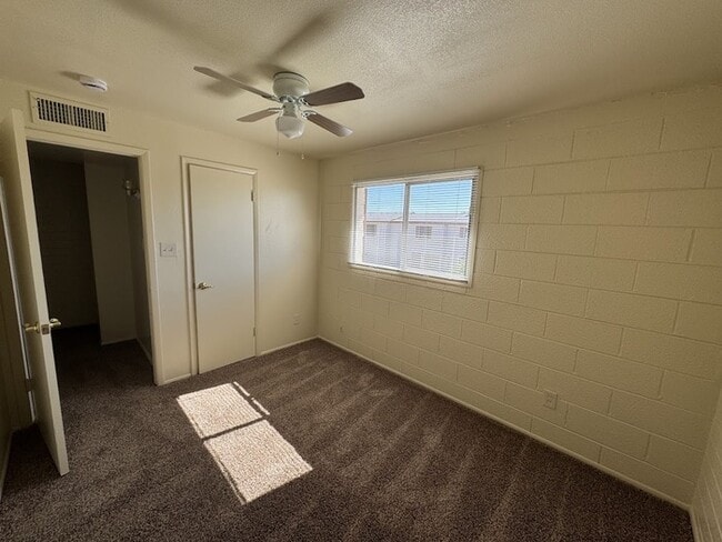 Building Photo - 7129 W Hazelwood St