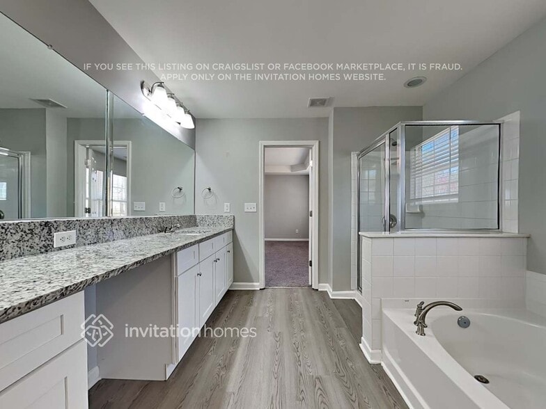 Building Photo - 323 Viceroy Curve