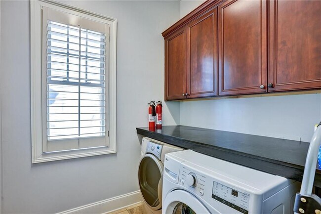 Building Photo - 1267 Francis St NW