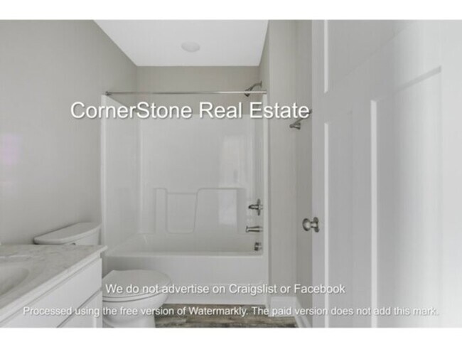 Building Photo - 2848 Little Dr
