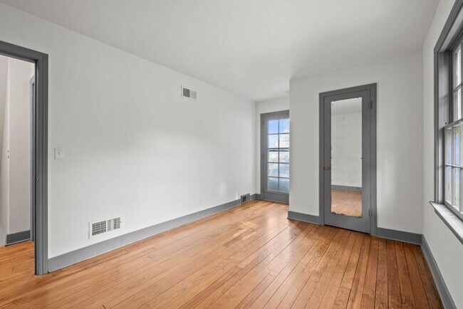 Building Photo - 251 S Jefferson St
