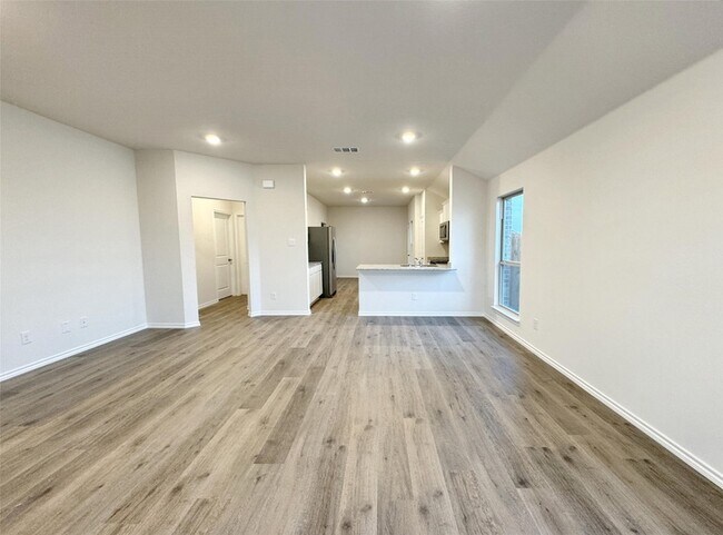 Building Photo - 810 Shear Dr